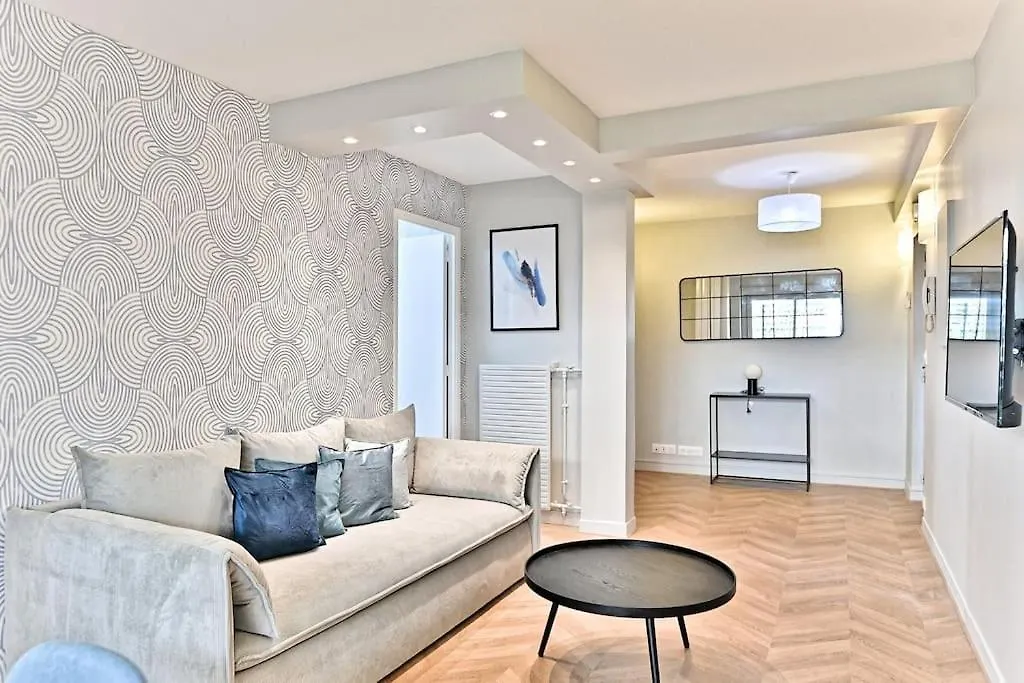 Appartement Spacieux Et Paisible Paris 19Eme - II 0*,  France