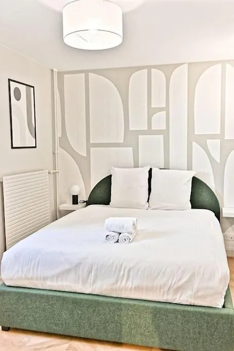 Appartement Spacieux Et Paisible Paris 19Eme - II 0*,  France