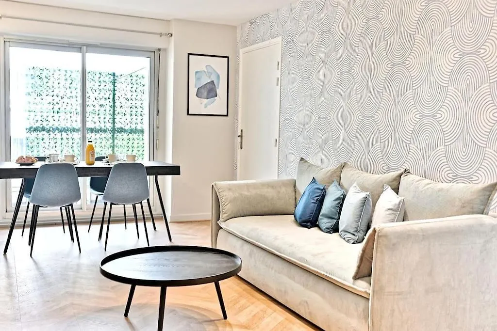 Appartement Spacieux Et Paisible Paris 19Eme - II 0*,  France
